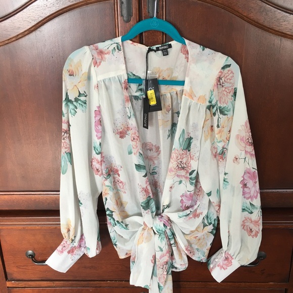 Gorgeous Top NWT - Picture 2 of 8